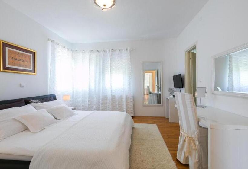 디럭스 룸, Luxury Apartments Klara