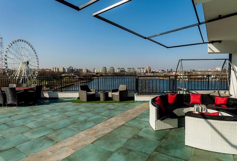 1 Bedroom Penthouse Apartment, Brater Luxury