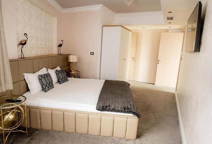 1 Bedroom Penthouse Apartment, Brater Luxury