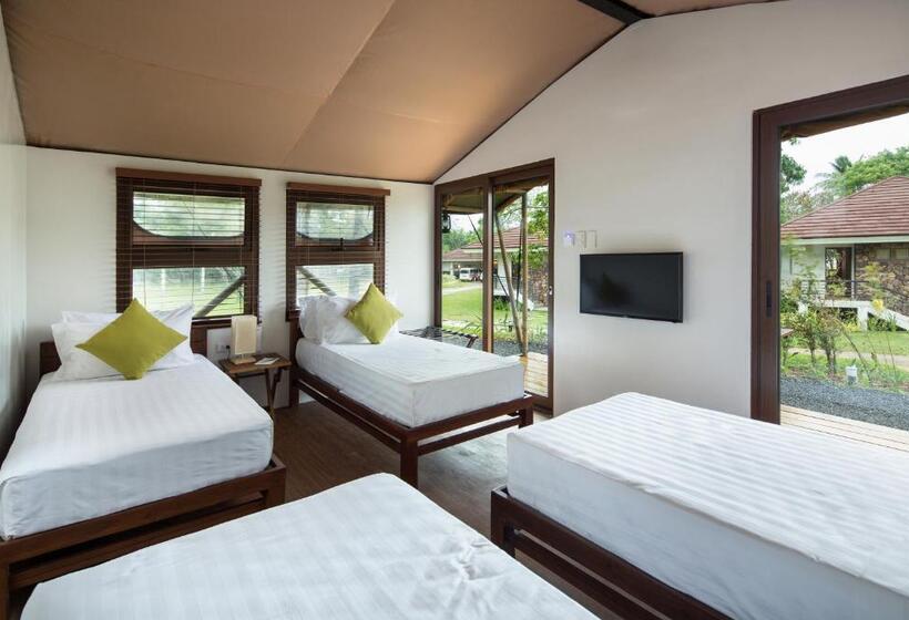 غرفة بريميوم رباعية, Solina Beach & Nature Resort
