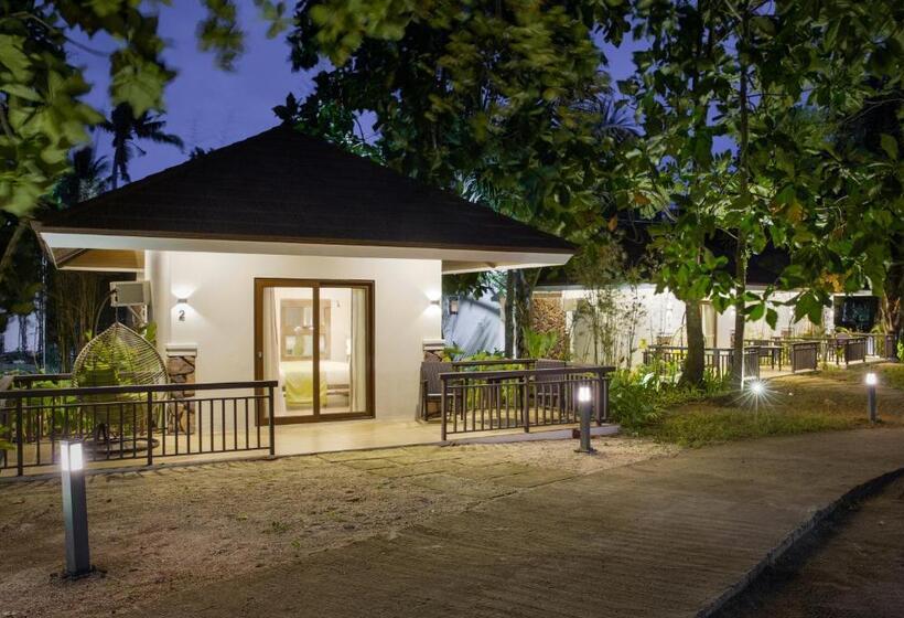 جناح مزود بجاكوزى, Solina Beach & Nature Resort