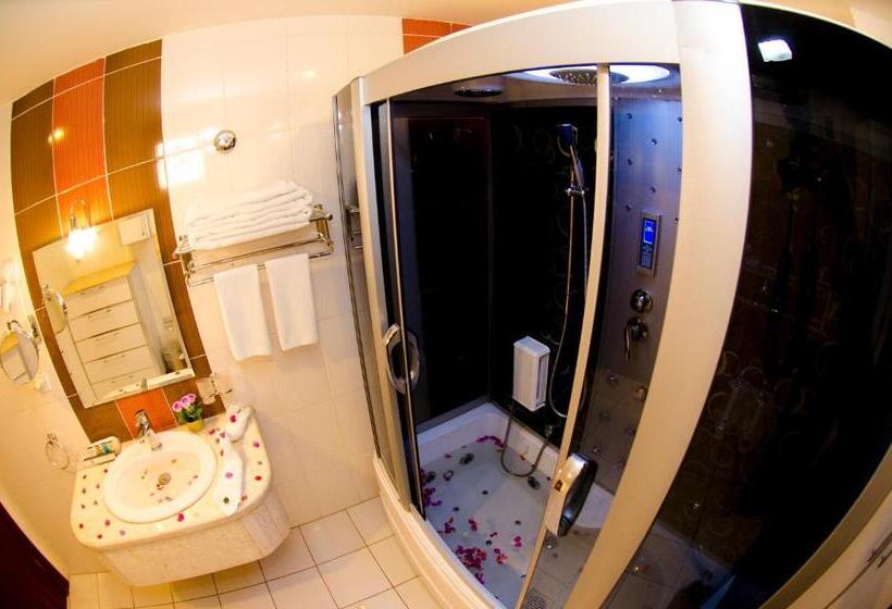 Люкс 3 Спальни, Swiss Spirit Hotel & Suites Taif