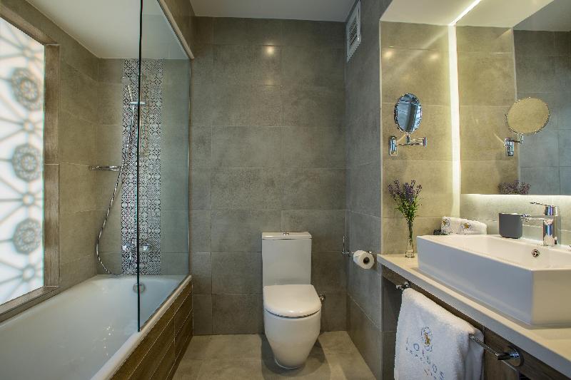 بانگلوی استاندارد, Silk Path Grand Sapa Resort & Spa
