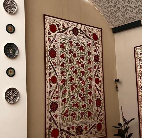 エコノミールーム, Al Bukhari Boutique