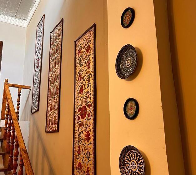エコノミールーム, Al Bukhari Boutique