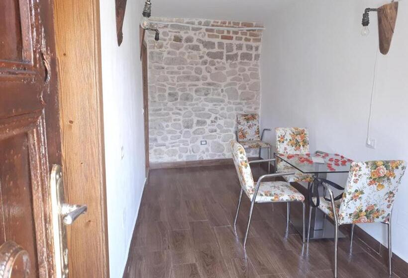 Standard Triple Room, Omer