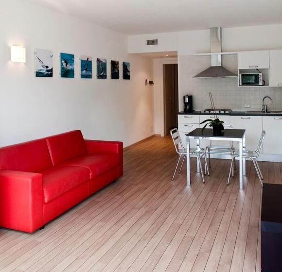 패밀리 아파트, Villa Treccani Apartments