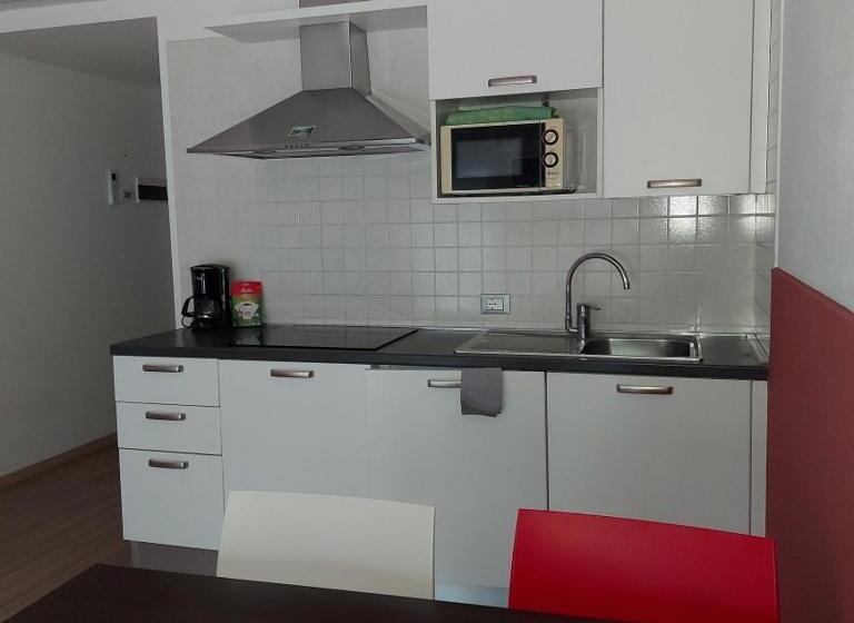 Семейные Апартаменты, Villa Treccani Apartments