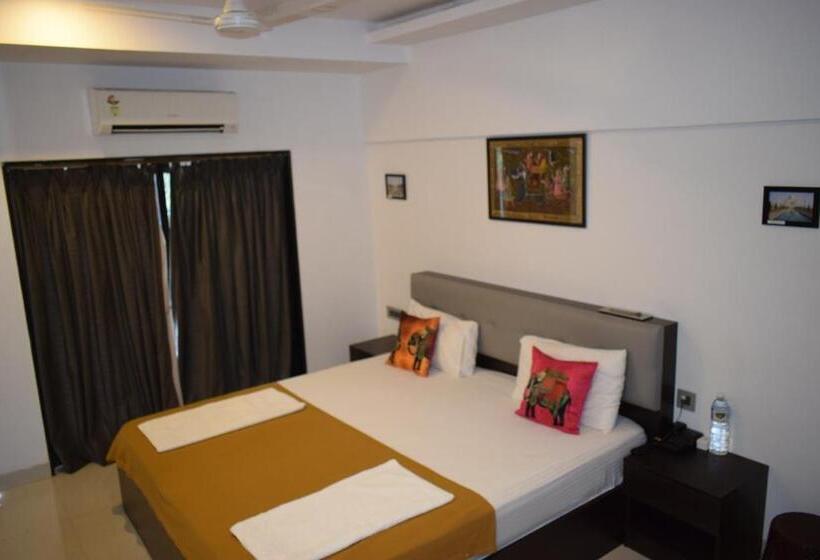 带大床的豪华间, Athi Resorts