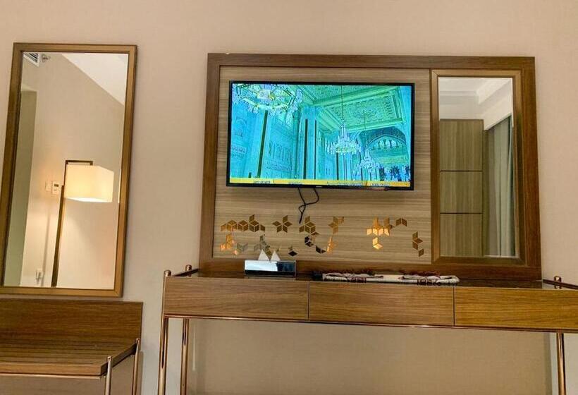 Standard Quadruple Room, Midan Hotel & Suites Al Aziziya