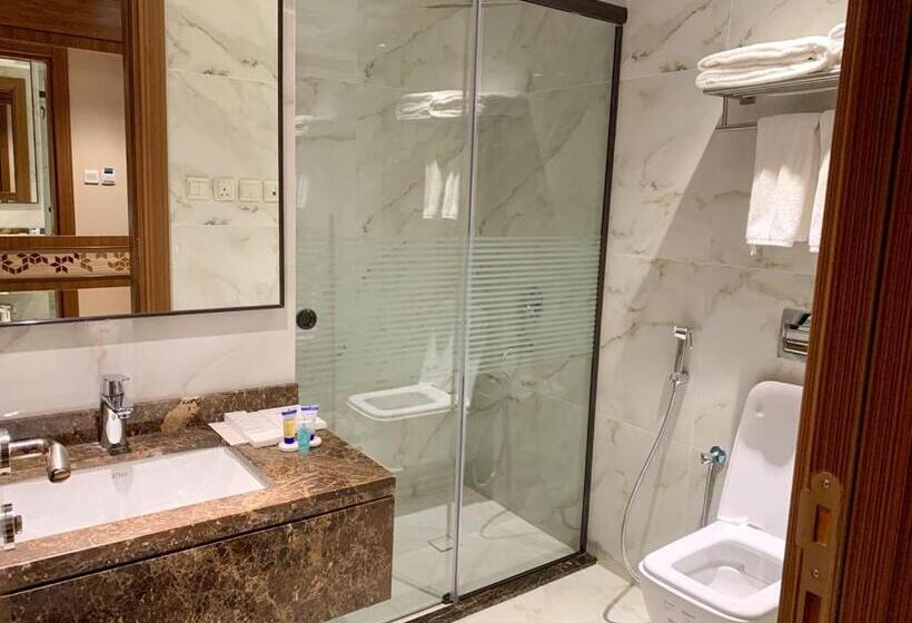 Люкс 2 Спальни, Midan Hotel & Suites Al Aziziya