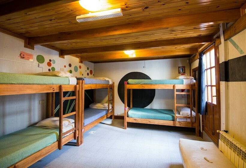 공용 욕실 구비 공동 객실 내의 침대, Bla Guesthouse