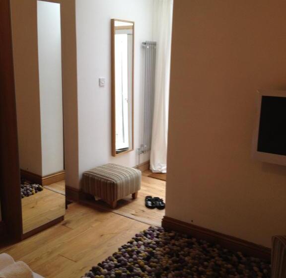 Номер Стандарт Внутренний, Langland Road B&b