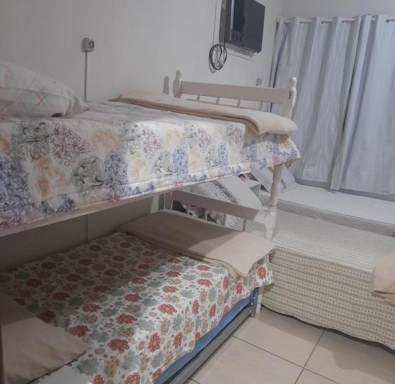 Кровать в Общей Комнате, Hostel Feel Home