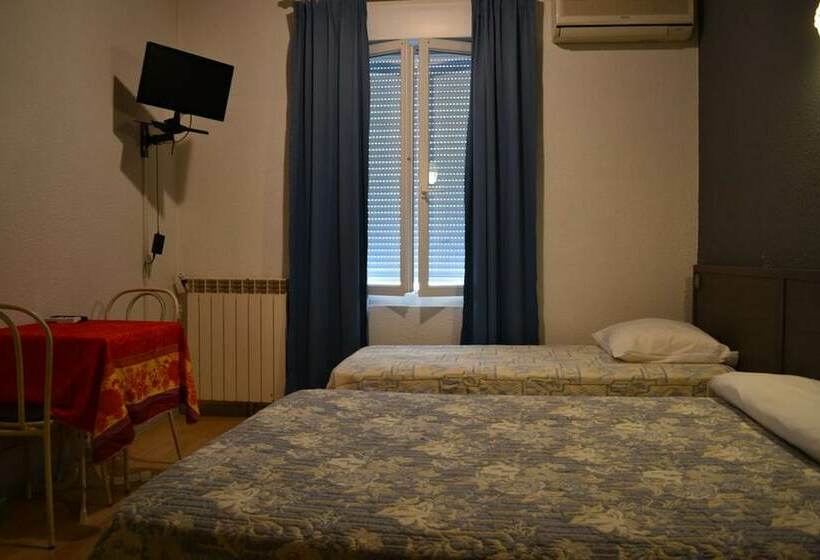 Семейный Номер Вид на Море, L Hotel Du Port