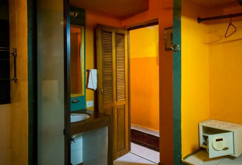 Номер Стандарт, Papa Jolly Eco Resort Near Morjim Beach