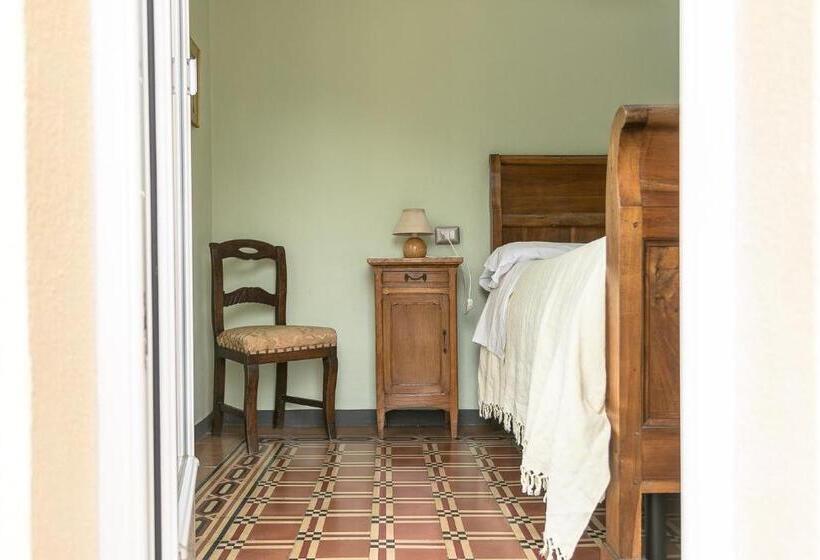 Номер Стандарт с Балконом, Albergo Diffuso Ca' Spiga