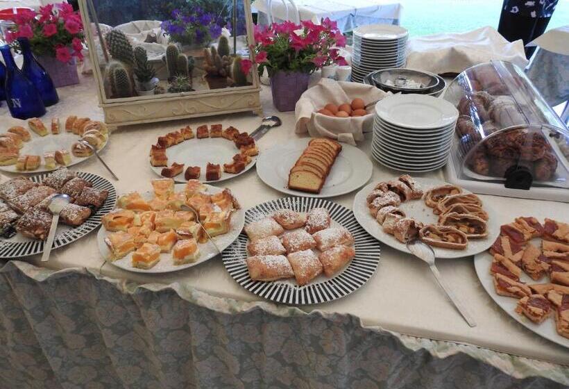 اتاق استاندارد, Ristorante Grappolo D Oro