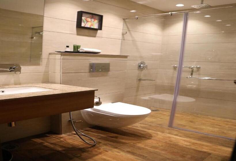Номер Deluxe, Midtown Grand