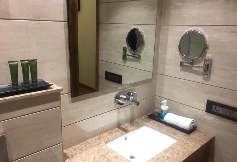 Номер Стандарт, Midtown Grand