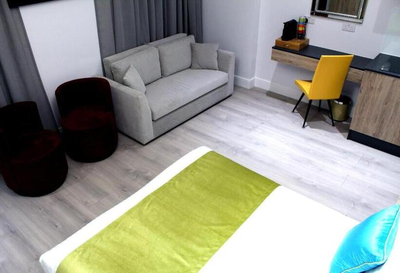 Family Suite, 1 Craven Hill Gardens
