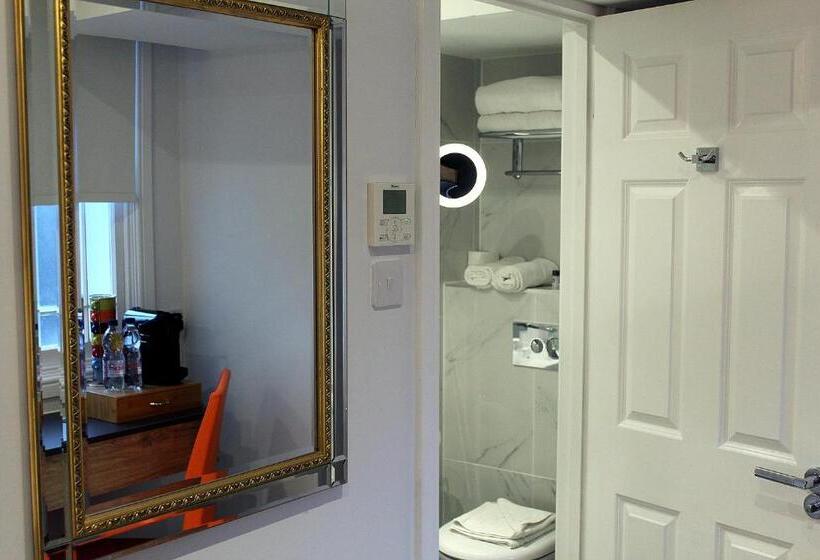 Standard Studio, 1 Craven Hill Gardens
