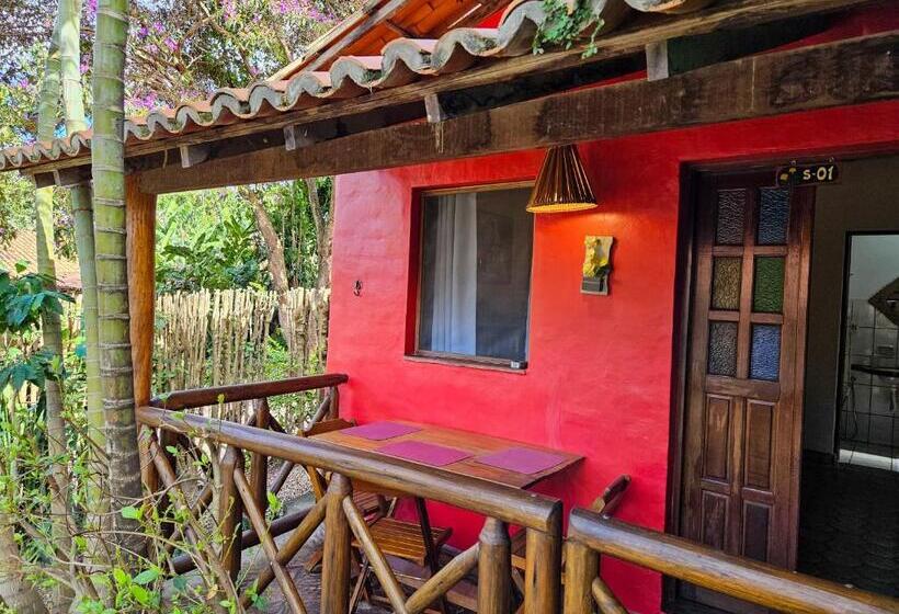 Трехместный Номер Стандарт с Балконом, Pousada E Hostel Pé No Mato