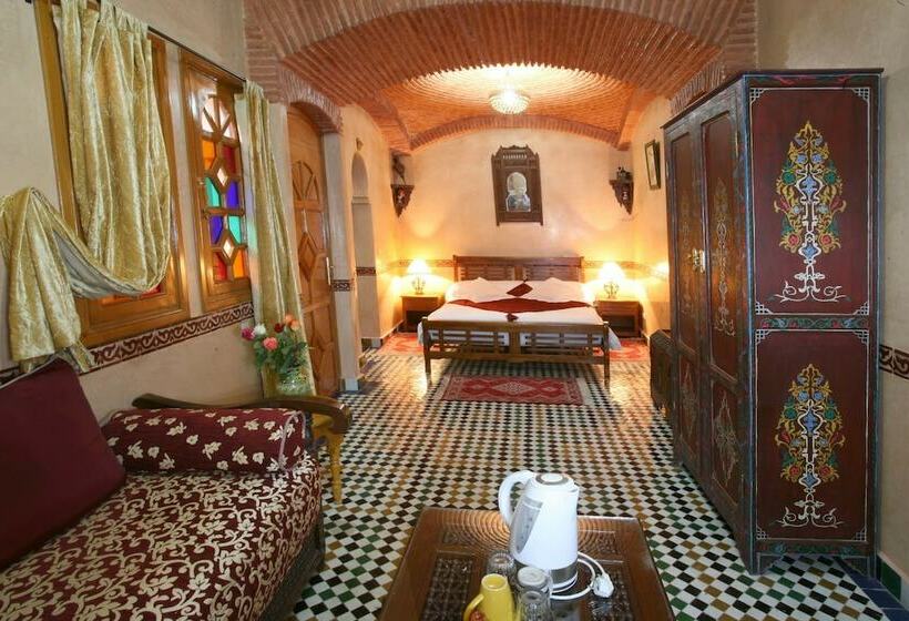 سوییت خانوادگی, Riad Moulay