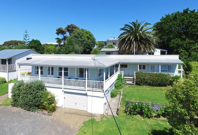 패밀리 방갈로, Waiheke Island Motel