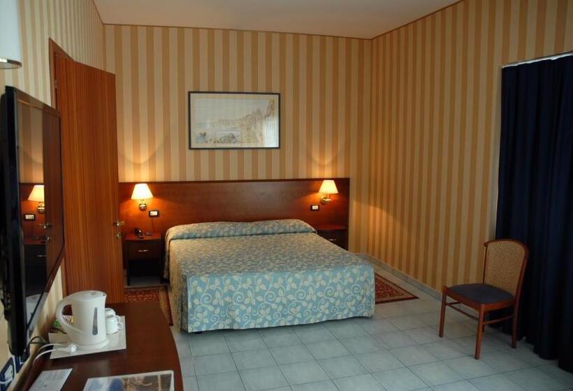 Люкс, Grand Hotel L Approdo