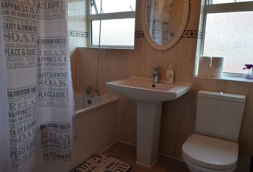 Quarto Quádruplo Standard, Old Trafford Guest House