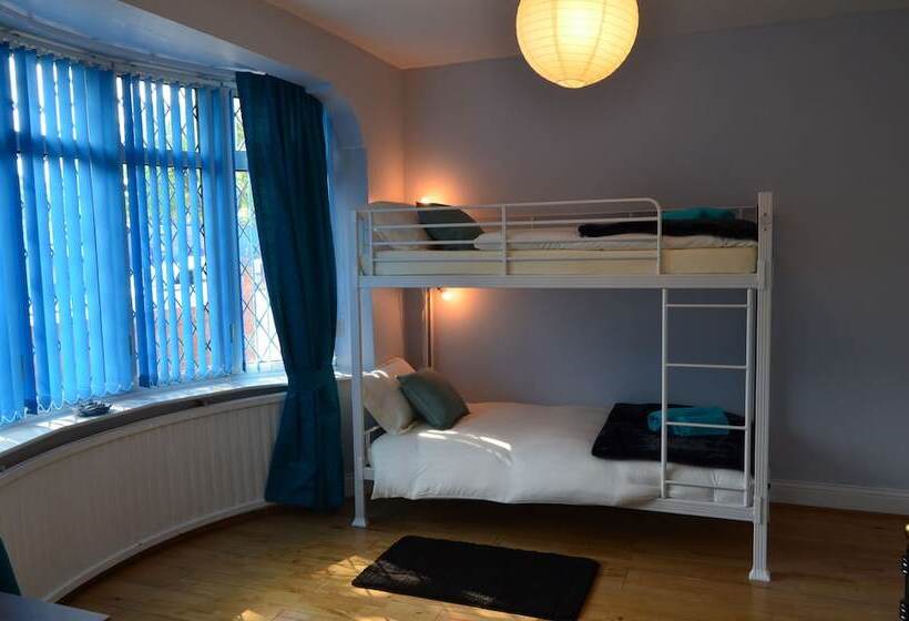 Comfort 3 Pers. Værelse, Old Trafford Guest House