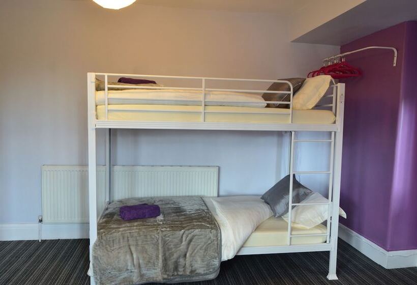 Quarto Quádruplo Standard, Old Trafford Guest House