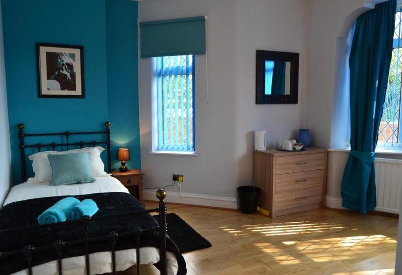 Comfort 3 Pers. Værelse, Old Trafford Guest House