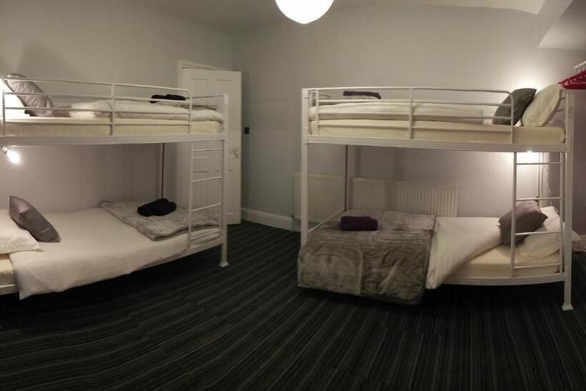 Quarto Quádruplo Standard, Old Trafford Guest House