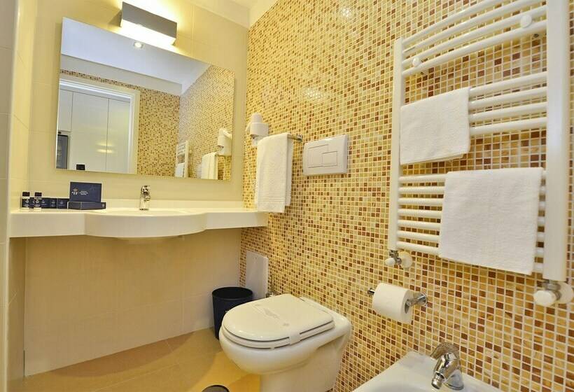 Classic room with balcony, Prince Franklyn