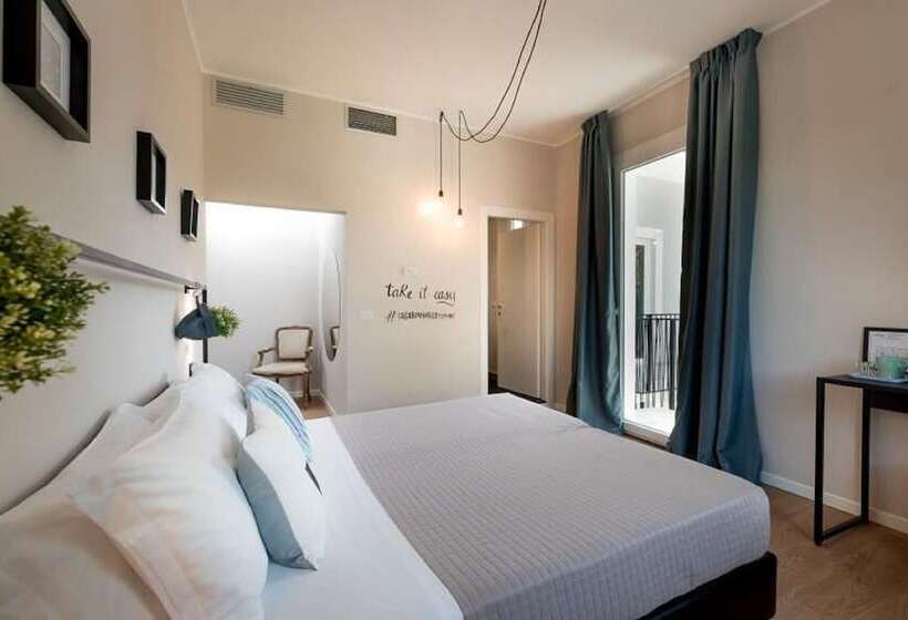 Camera Superiore con Balcone, Vagabond