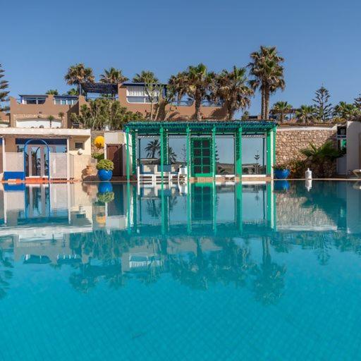 Номер Deluxe Вид на Бассейн, Mimid Dunes Beach