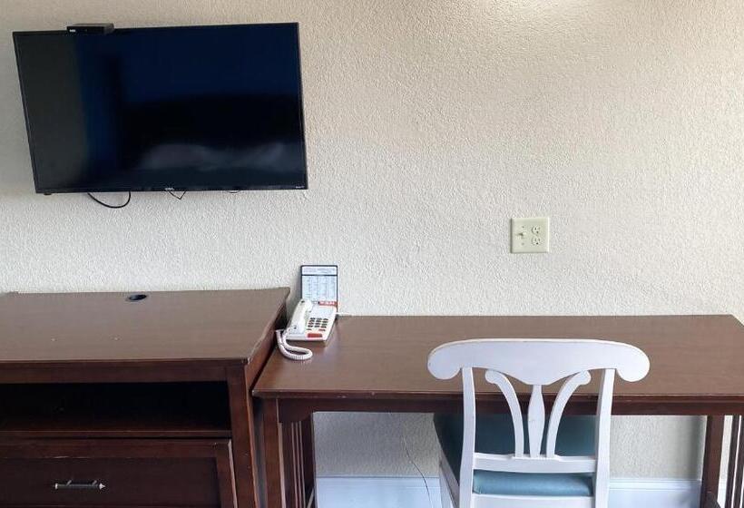 스탠다드 룸 킹사이즈 침대, Express Inn Newport News