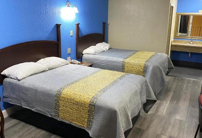 4인용 스탠다드 룸, Express Inn Newport News