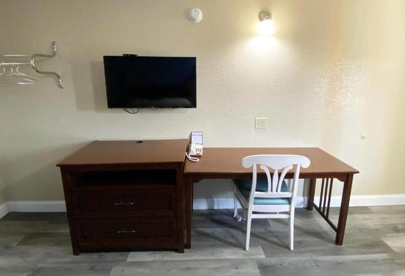 클래식 4인 룸, Express Inn Newport News