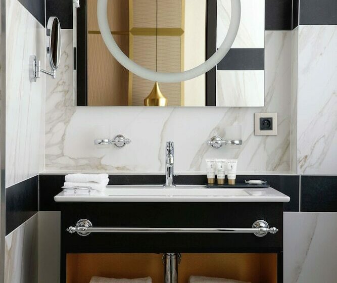 اتاق استاندارد, Niepce Paris Hotel, Curio Collection By Hilton