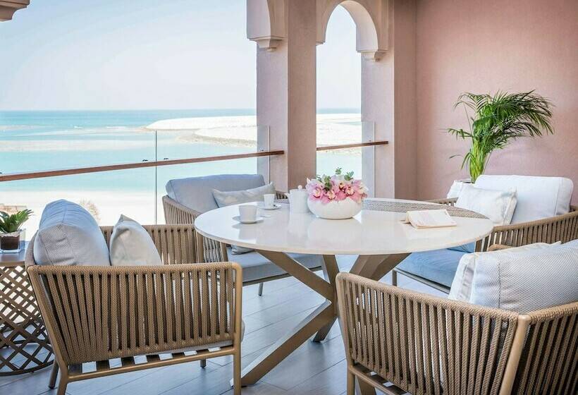سوئیت رویال, Royal Saray Resort