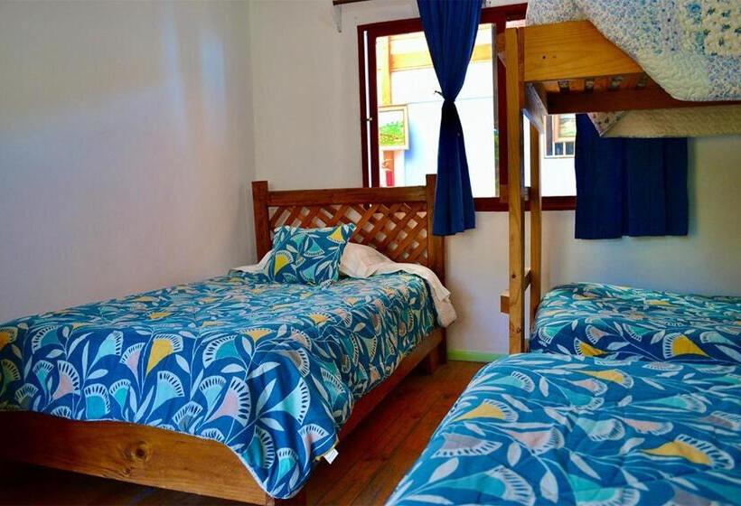 Четырехместный Номер Стандарт, Hostal Michel
