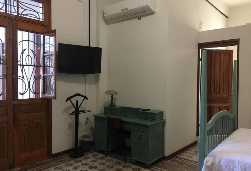 سوییت جونیور, Casa Meba Hotel Boutique