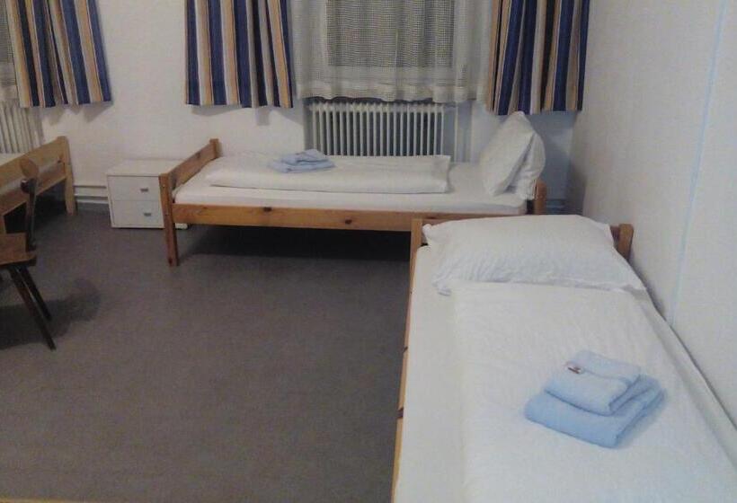 スタンダード４人部屋, Gasthof Zum Nibelungenbauer