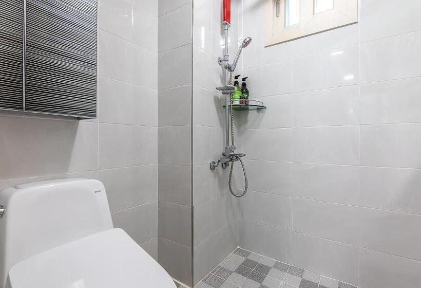 استودیوی استاندارد, Jeju Jang Sugot Pension