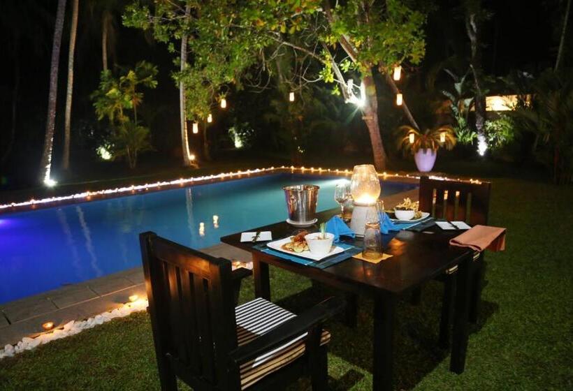Трехместный Номер Стандарт Вид на Сад, Good Karma Villa