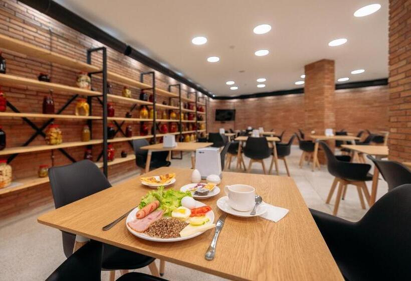 اتاق استاندارد با چشم‌انداز شهر, Atrium Boutique