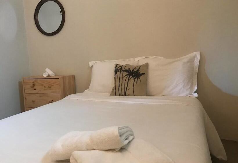 اتاق استاندارد با سرویس بهداشتی مشترک, Casa Coral